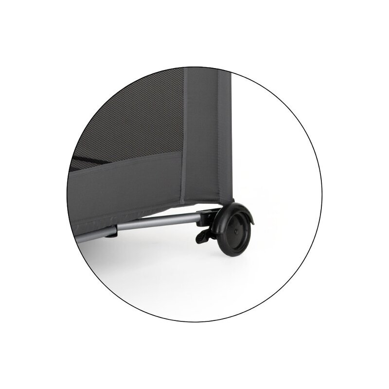 Petite&Mars Patut pliabil pentru copii PetiteMars Nyja gri 120x60 cm cu roti functie de tarc pliere compacta include geanta de transport intrare laterala cu fermoar greutate admisa 15 kg 0-30 luni