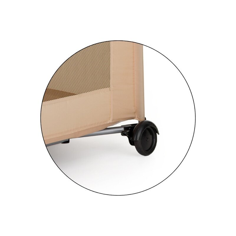 Petite&Mars Patut pliabil pentru copii PetiteMars Nyja maro 120x60 cm cu roti functie de tarc pliere compacta include geanta de transport intrare laterala cu fermoar greutate admisa 15 kg 0-30 luni