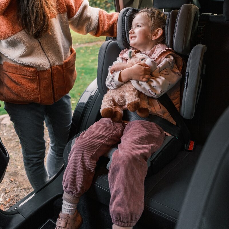Petite&Mars Scaun auto pentru copii PetiteMars Flex Pro Gri i-Size cu isofix pliabil tetiera reglabila in 8 pozitii 100-150 cm 3-12 ani