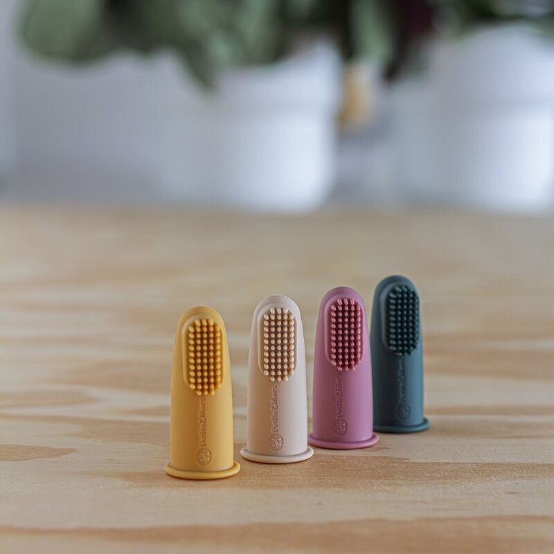 Petite&Mars Set 2 periute de dinti PetiteMars pentru deget cu peri moi silicon galbenverde