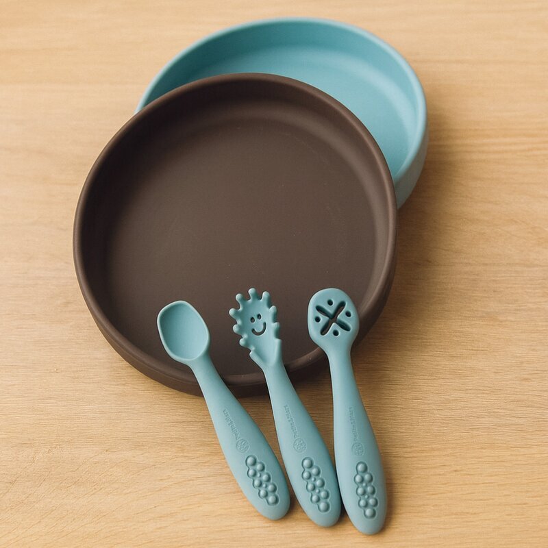Petite&Mars Set 3 lingurite PetiteMars Frosted Sky Albastru TakeMatch din silicon pentru supa paste alimente usoare fara BPA 6 luni+