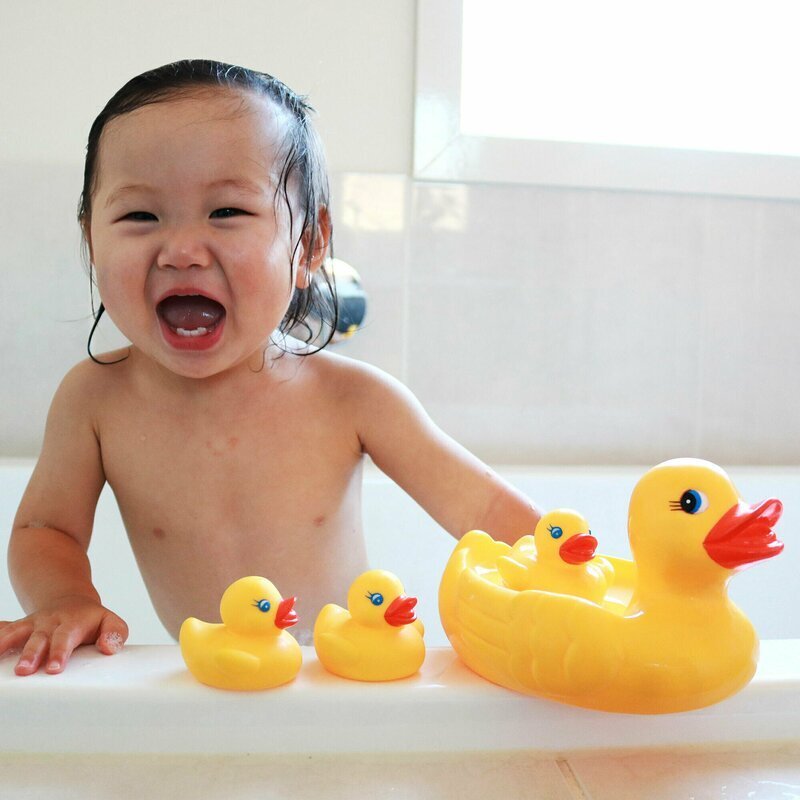 Playgro Set de joaca de baie Ratusca cu trei bococi fara gauri