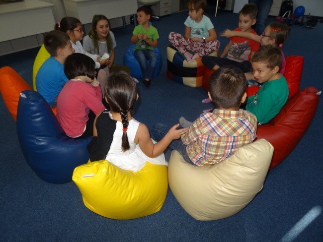 Pufrelax Fotoliu pentru copii 2-8 ani junior plum umplut cu perle polistiren marca