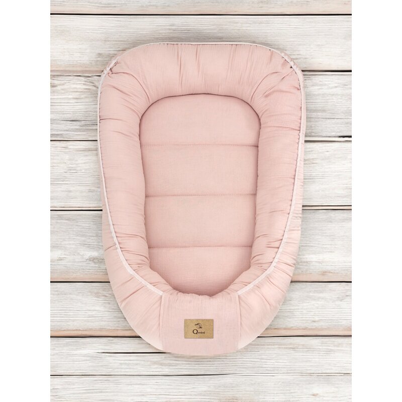 Qmini Cosulet pentru bebelusi Powder Pink Baby Nest 55x75 cm husa din muselina dubla