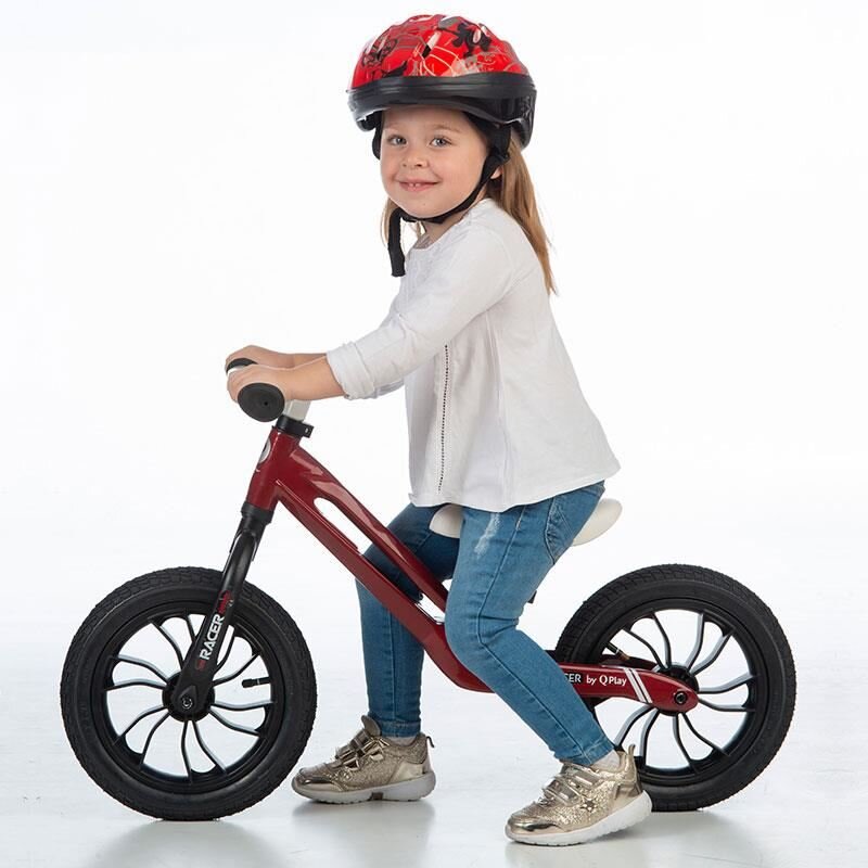 QPlay Bicicleta copii fara pedale Balance bike Racer Rosu de la 3 ani pana la 30 kg cadru usor de magneziu reglabil sa comoda acoperita cu piele ecologica roti de cauciuc gonflabil