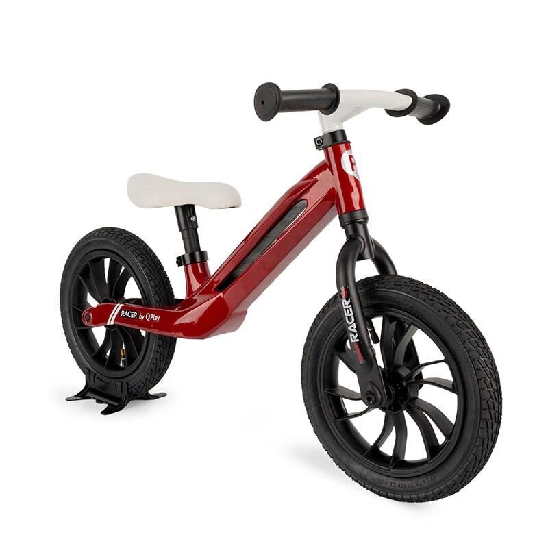 QPlay Bicicleta copii fara pedale Balance bike Racer Rosu de la 3 ani pana la 30 kg cadru usor de magneziu reglabil sa comoda acoperita cu piele ecologica roti de cauciuc gonflabil
