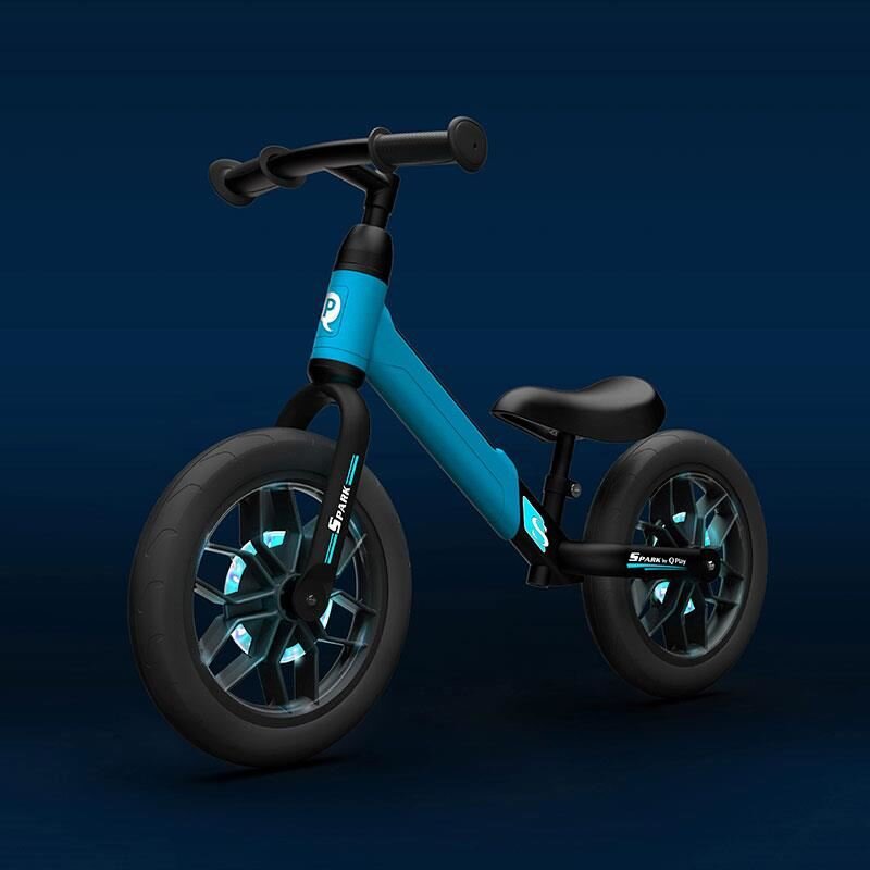 QPlay Bicicleta copii fara pedale Balance bike Spark Albastru 12 inch de la 3 ani pana la 30 kg iluminare LED la roti ghidon ajustabil cu mansoane anti-alunecare sa ajustabila pe inaltime roti de cauciuc