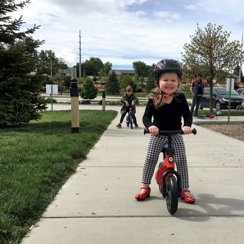 QPlay Bicicleta copii fara pedale Balance bike Tech Rosu 10 inch roti gonflabile de la 3 ani pana la 30 kg scaun si ghidon reglabile pe inaltime