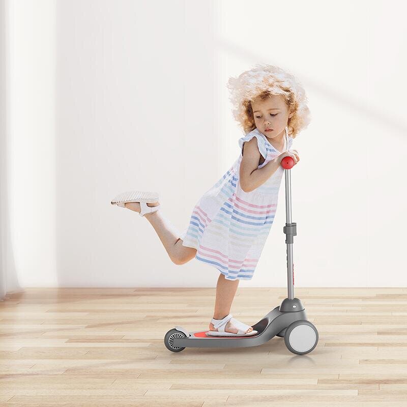 QPlay Trotineta Mika Roz 3 roti cu LED pliabila ghidon reglabil greutate suportata 50 kg varsta 2 ani+