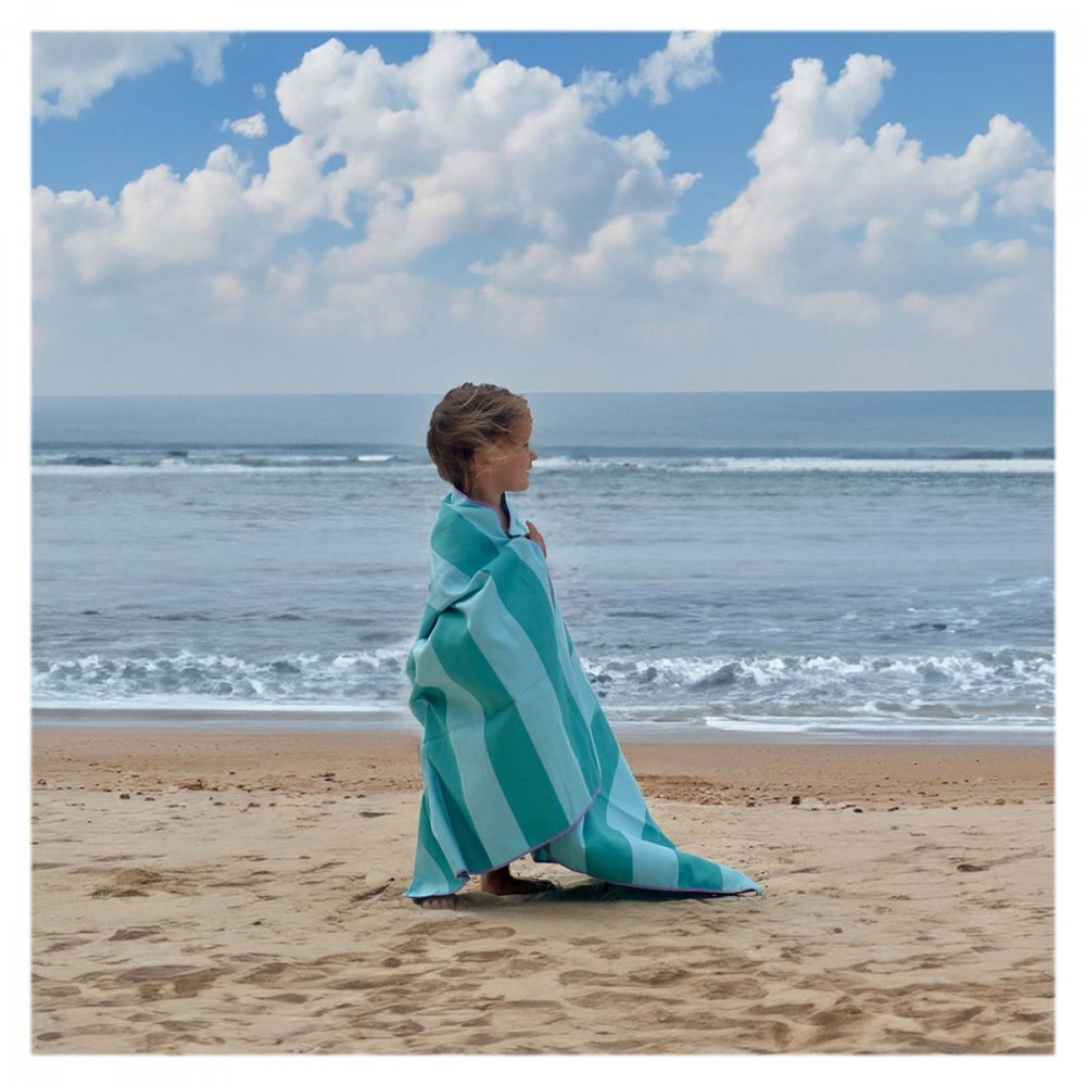 Quut Toys Prosop de plaja cu activitati 140 x 70 cm