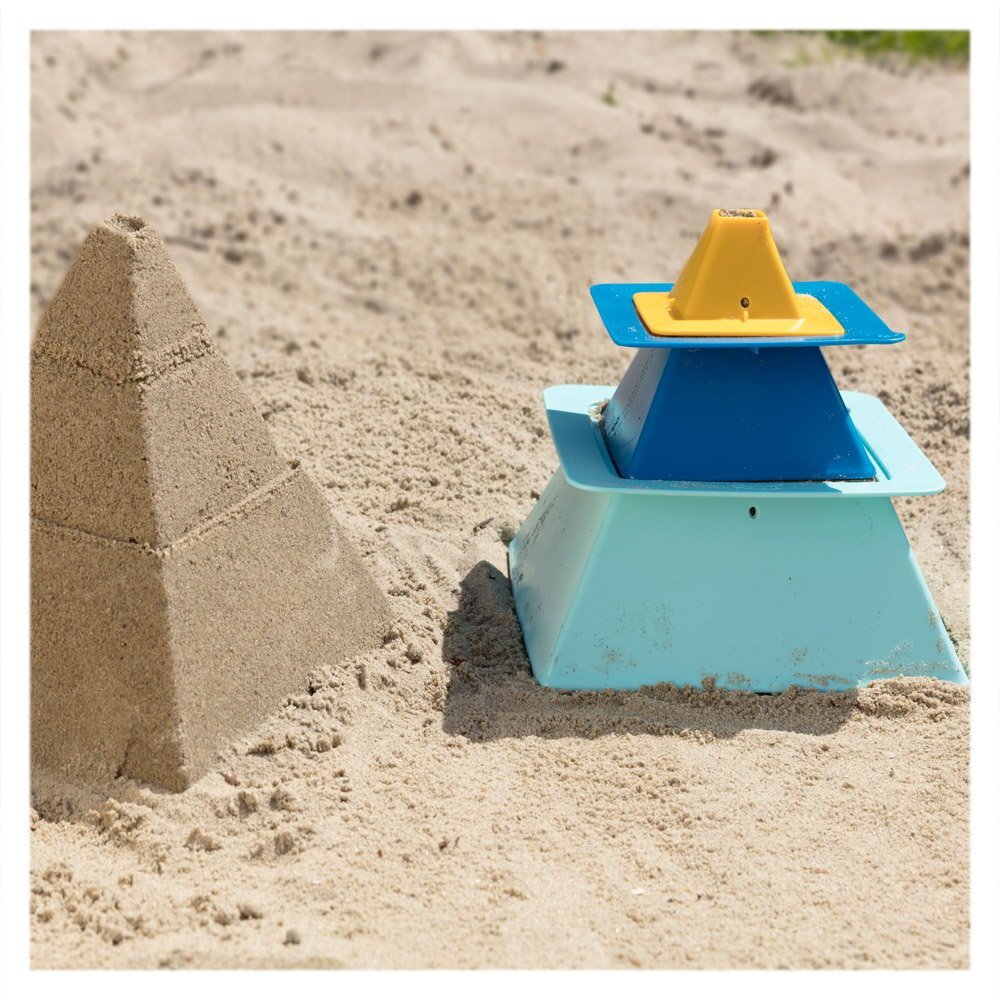 Quut Toys Set forme pentru nisip piramide Pira