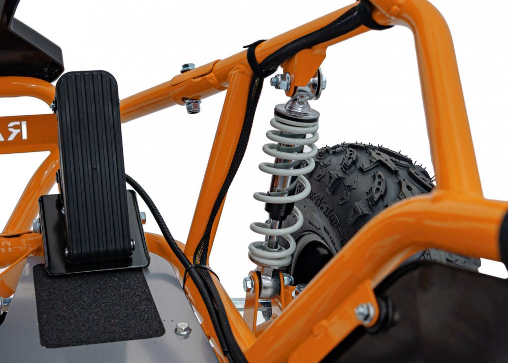 Ramiz Kart electric pentru copii Maighty Orange cu motor 1000W baterie 48V12Ah viteza maxima 30 kmh cu 3 moduri de viteza accesate la cheie frane hidraulice pe disc anvelope gonflabile cu suspensii si scaun reglabil