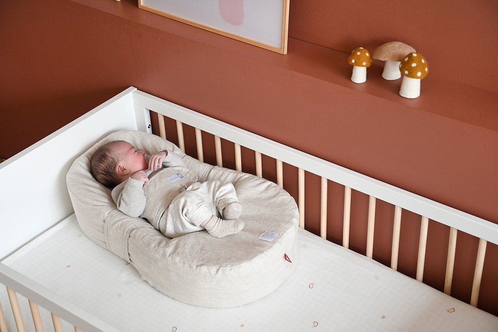Red Castle Baby nest ergonomic Cocoonababy 10 Linen Natural