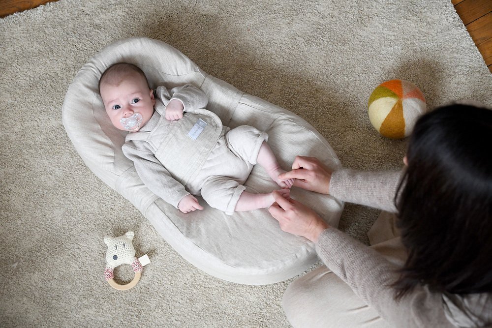 Red Castle Baby nest ergonomic Cocoonababy 10 Linen Natural