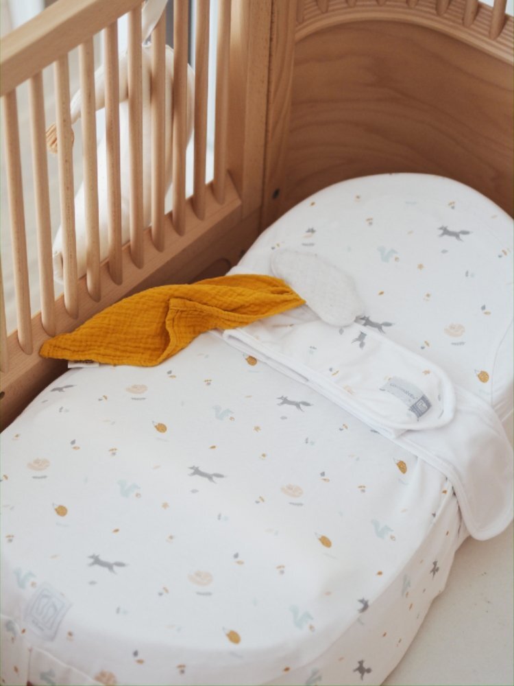 Red Castle Baby nest ergonomic Cocoonababy Happy fox