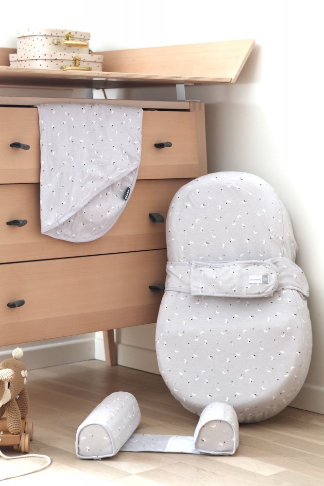 Red Castle Baby nest ergonomic Cocoonababy Moon Stars