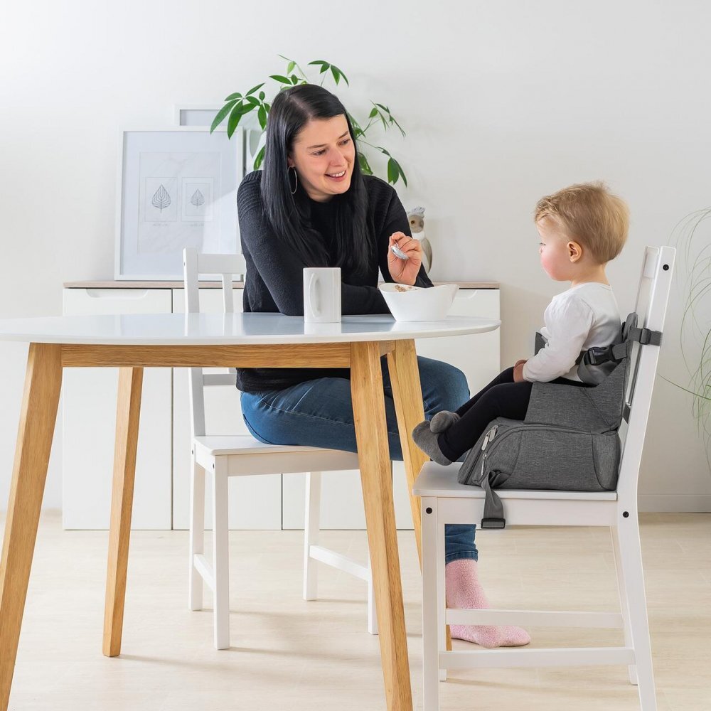 REER Inaltator de scaun Growing Booster Seat pentru bebelusi 6-36 luni transportabil din plastic reciclat