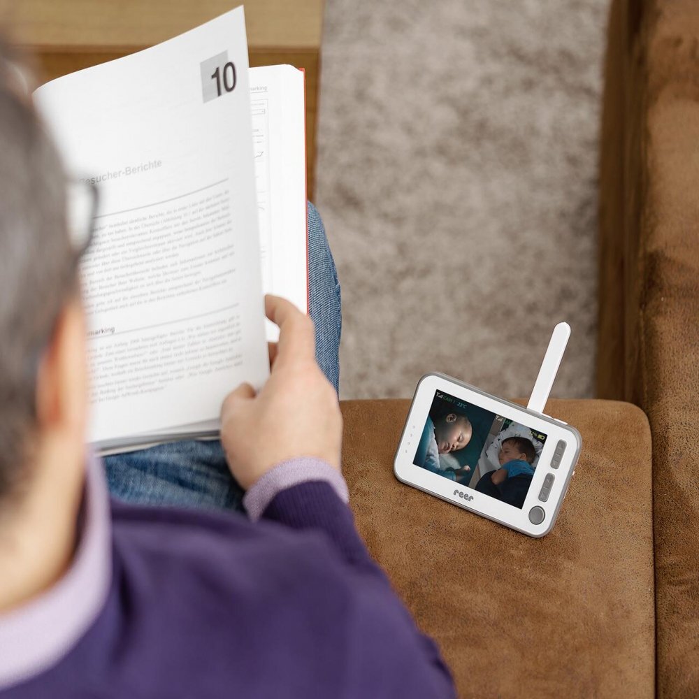 REER Video monitor digital pentru bebelusi cu camera rotativa si urmarire inteligenta a miscarii BabyCam XL 80440