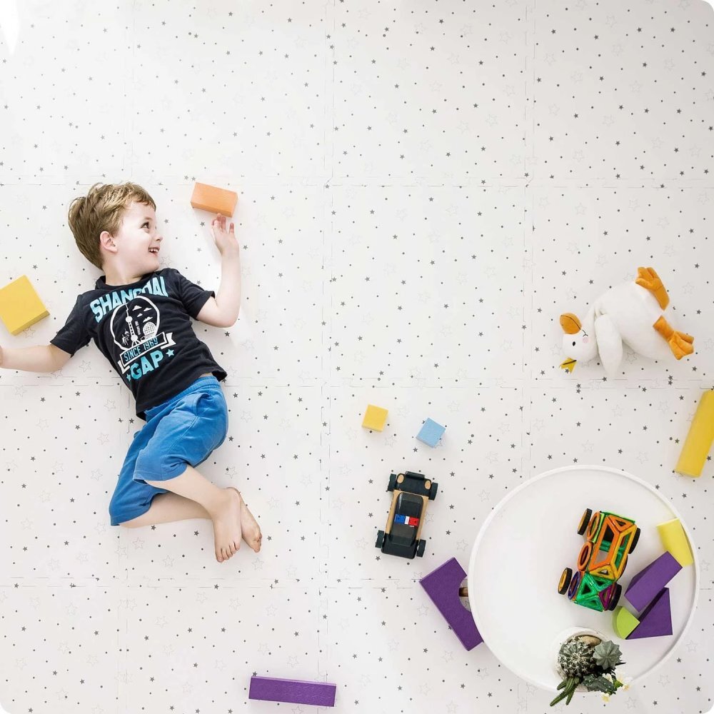 Ricokids Covoras de joaca puzzle 150x150 cm Stelute Gri 9 pieserealizat din spuma EVA inodoraantiderapantrezistent la apausor de curatatconfiguratii multipleutilizare camera copiicresegradinite