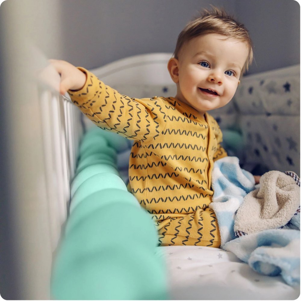 Ricokids Protectie laterala impletita pentru patut Mint 3metriinaltime 11.5 cm din plus cu umplutura antialergica