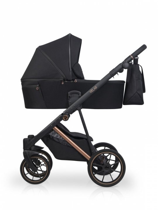 Riko Carucior pentru copii Velar Magma Premium Line 3 in 1 omologat i-Size R129 cu suspensii maner reglabil pe inaltime cu scoica auto Geanta si accesorii incluse pana la 22 kg Negru