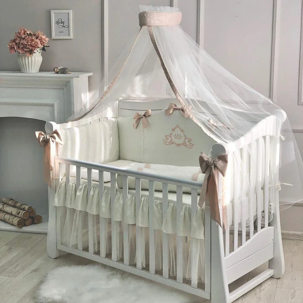 RKids Patut din lemn masiv de fag Vienna pentru copii 120 x 60 cm 0-4 ani inaltimea saltelei reglabila laterala detasabila si cu sina pentru dentitie Alb