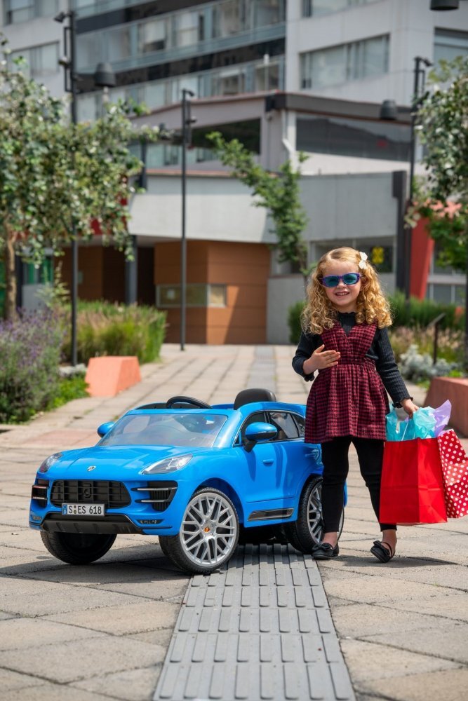ROLLPLAY Masina electrica pentru copii Porche Macan Turbo 70W albastra deschidere usi schimbator de viteze unitate audio cu Mp3 si bluetooth cu telecomanda