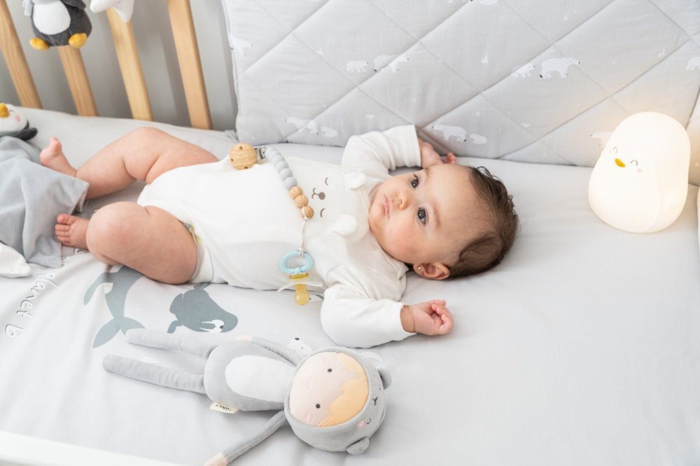Saro Baby Lampa de veghe din silicon premium cu diverse lumini Polaris alb