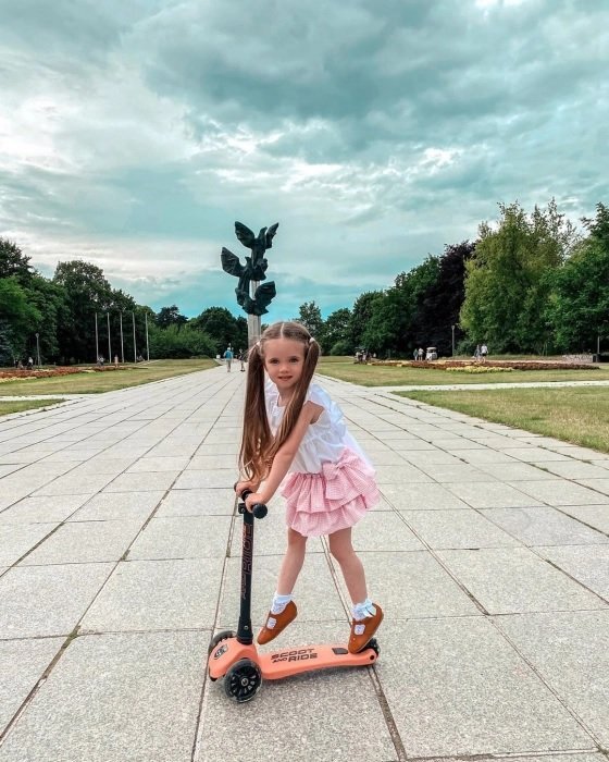 SCOOT AND RIDE Trotineta copii pliabila reglabila roti luminoase Highwaykick 3 Led Peach 3-6 ani pana la 50 kg Scoot Ride