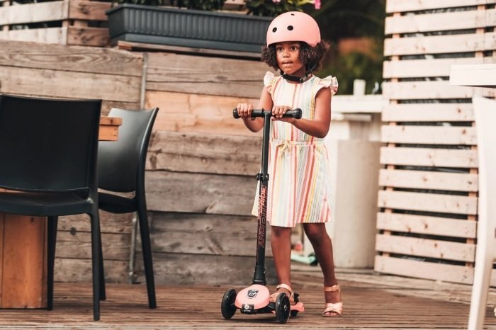 SCOOT AND RIDE Trotineta copii pliabila reglabila roti luminoase Highwaykick 3 Led Peach 3-6 ani pana la 50 kg Scoot Ride