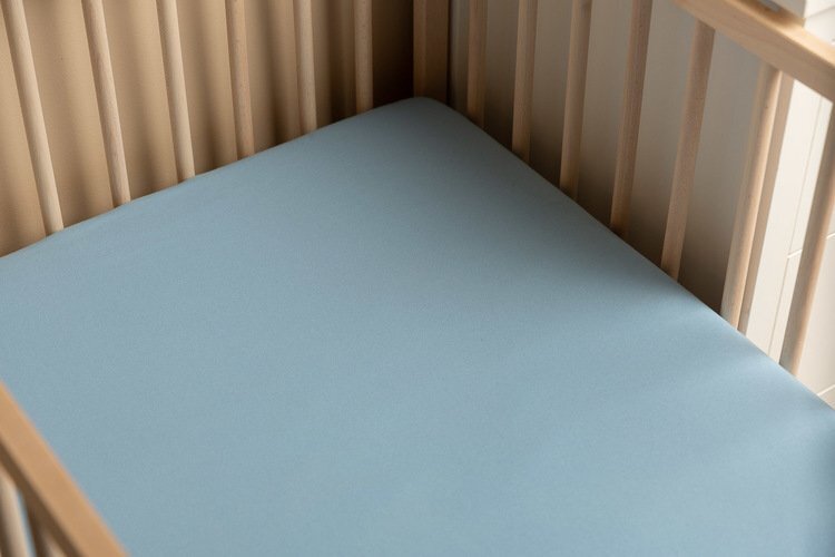 Sensillo Cearsaf din bumbac Jersey Deluxe Blue 120x60 cm cu elastic roata
