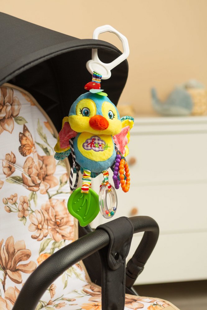 Sensillo Jucarie de plus pentru caruciorpatut Birdie cu zornaitoarefosnait si inele de dentitie realizata din material plusatagatatoare practica