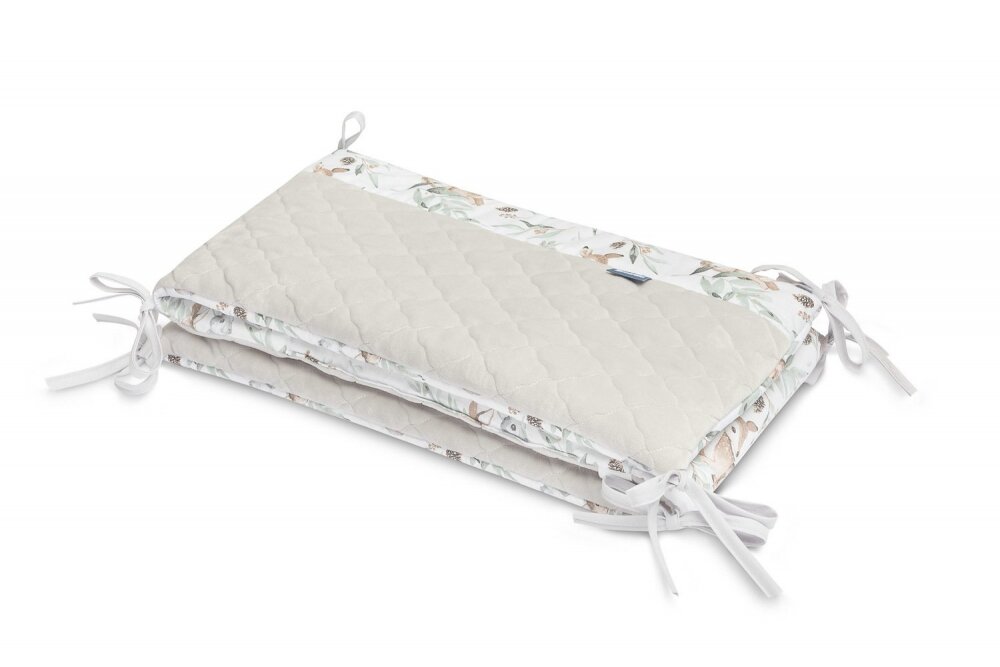 Sensillo Protectie laterala patut Karo Deers 180x30 cm cu doua fetesuprafata din bumbac imprimatplusumplutura antialergicaprindere cu panglici