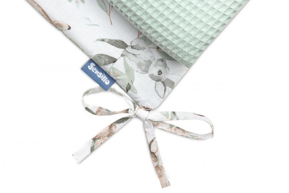 Sensillo Protectie laterala patut Waffle Deers Mint 180x30 cm suprafata din bumbac 100cu doua feteumplutura antialergicaprindere cu panglici