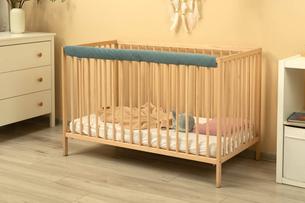 Sensillo Protectie pufoasa din velur pentru margine patut cu prindere velcro 116 cm Green