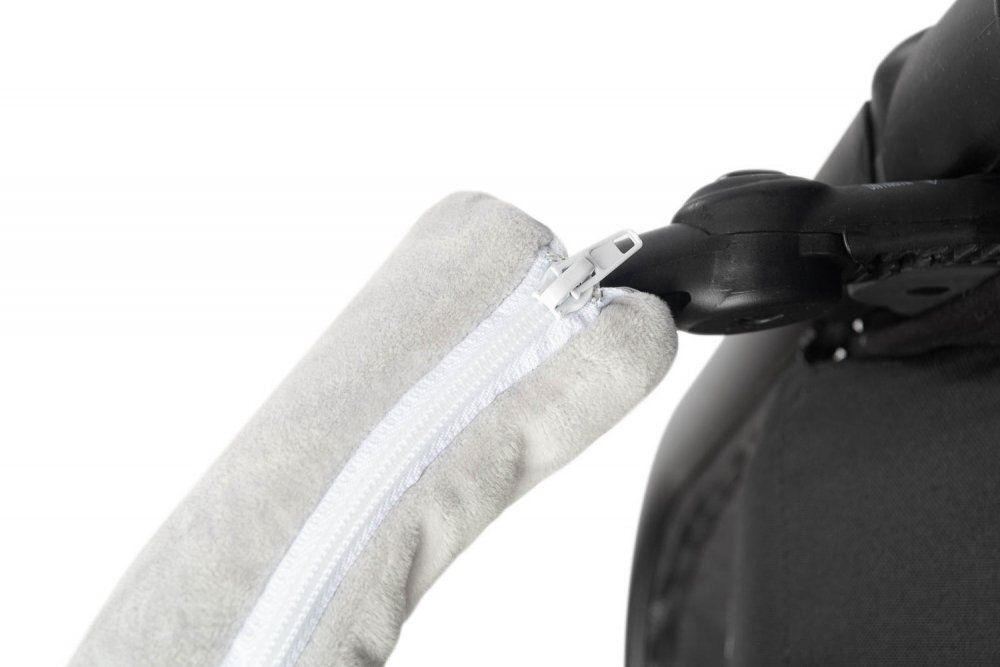 Sensillo Set salteapernuta flutureprotectii centuri si bara protectie pentru carucior copii Panda and Foxcompatibilitate universalareversibilmaterial Fleece premiumBumbacumplutura antialergicaorificii centuri