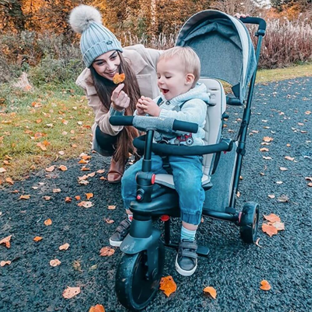 SMART TRIKE Tricicleta pentru copii STR5 Gri 7 in 1 ultrapliabila dotata cu frana scaun rabatabil de la 6 luni sistem patentat cu tehnologie Touch Steering