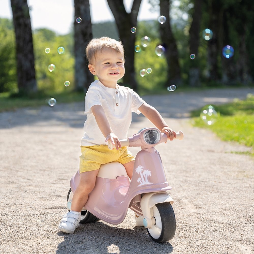 SMOBY Scuter pentru copii fara pedale Scooter Ride-On roz dotat cu cheie ce imita pornirea reala a scuterului recomandat copiilor incepand de la 15 ani spatiu de depozitare sub sezut