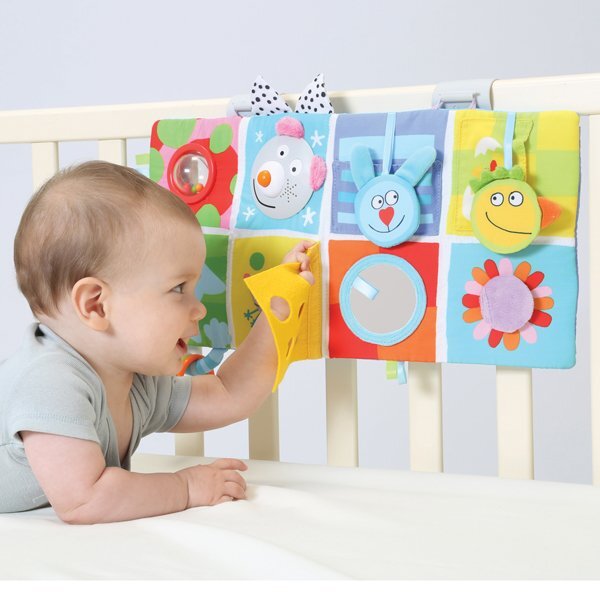TAF TOYS Centru de joaca Carticica magica