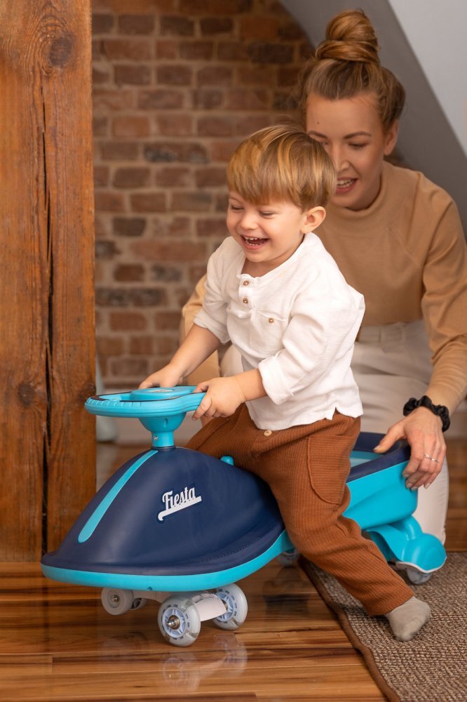 Toyz by Caretero PlasmaCar copii fara pedale Toyz Fiesta Navy Ride-On gravitationala cu muzica si roti din cauciuc luminoase scaun ergonomic si spatios greutate maxima admisa 100 kg
