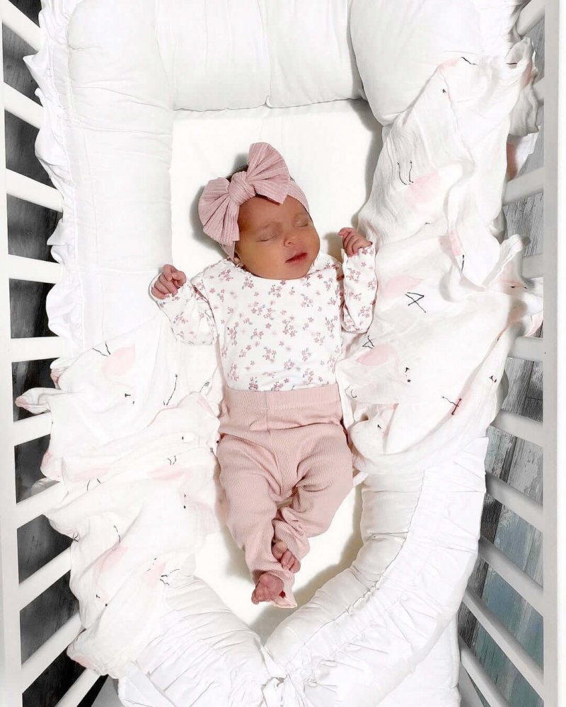 TWINDECO Baby Nest din bumbac organic cu volanase Alb