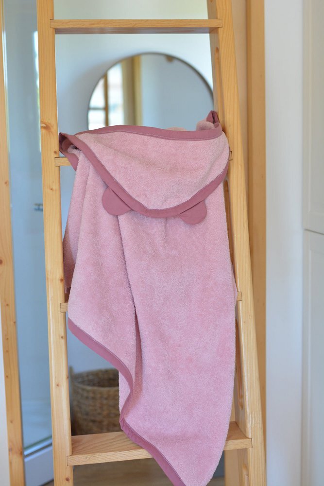 TWINDECO Prosop de baie cu gluga si urechi pentru copii 100x100 cm din bumbac Rose