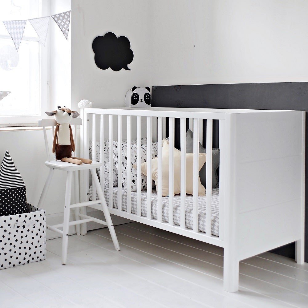 Woodies Safe Dreams Patut din lemn pentru bebe inaltime saltea reglabila Smooth Alb 120x60 cm