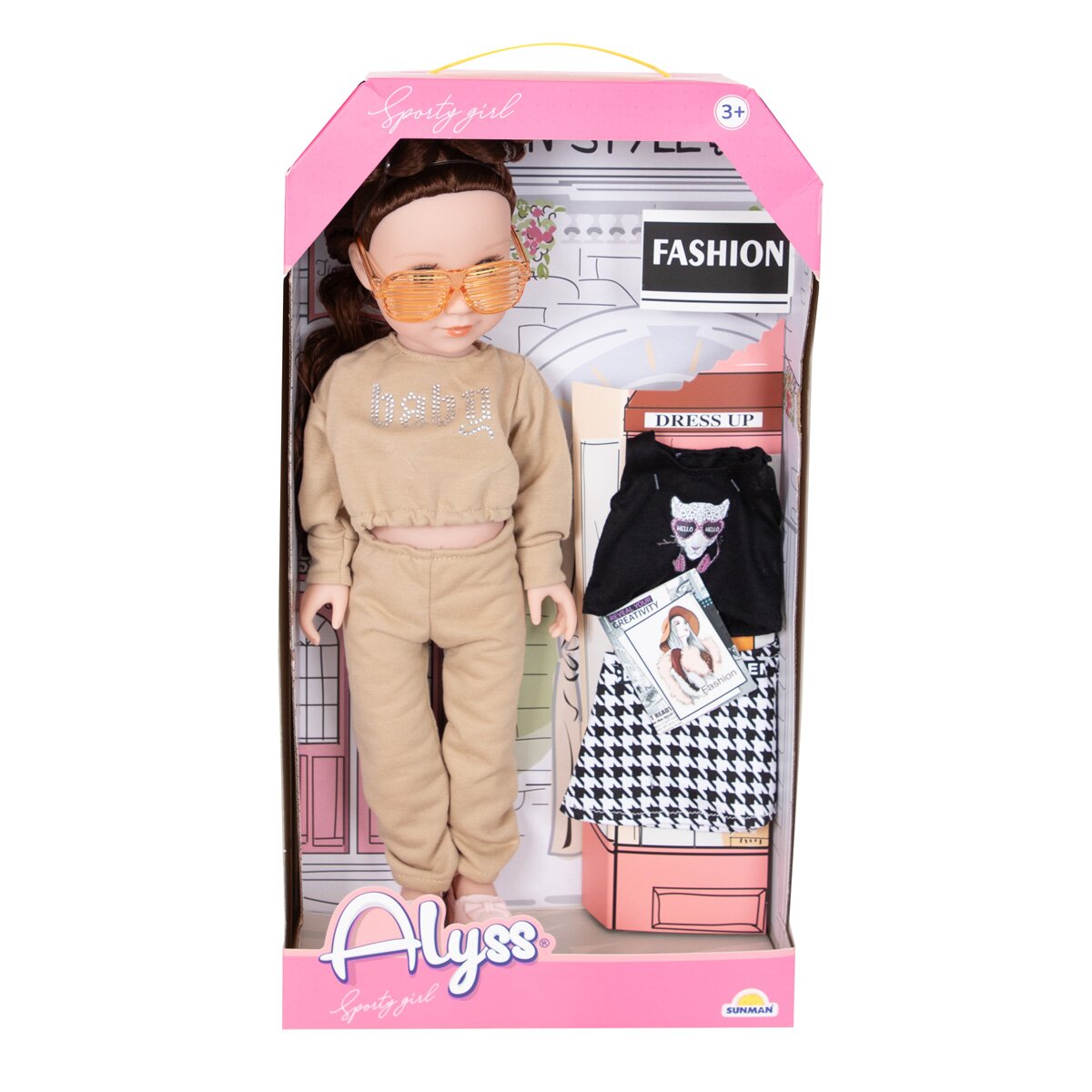 Alyss Papusa fashion in tinuta sport